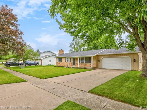 720 Zehnder Dr, Frankenmuth, MI 48734