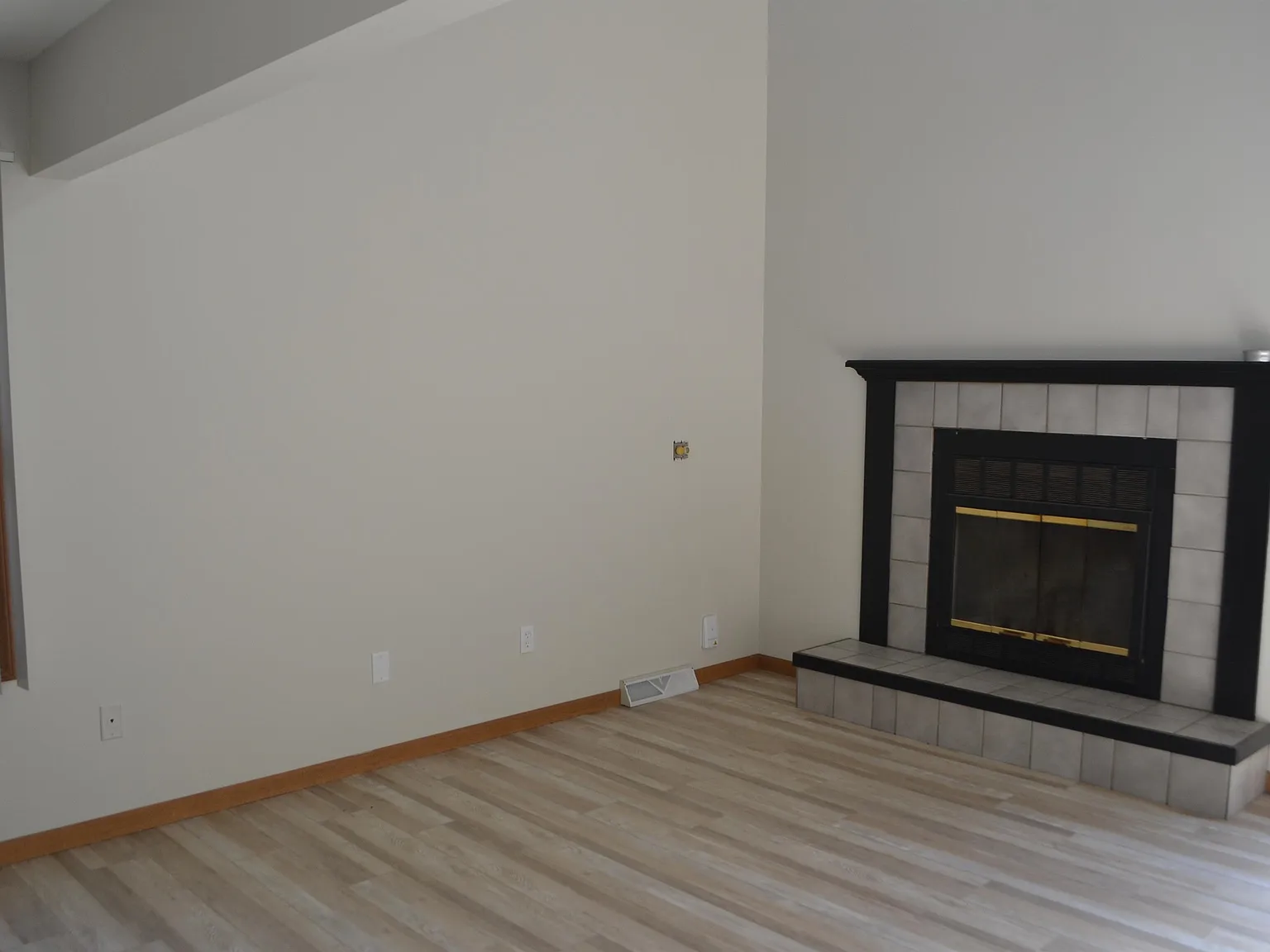 2 bed, 1.5 bath, 1426 sqft, $1,700 — Photo 4