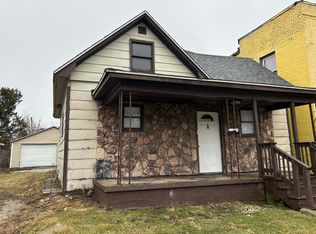 9 Bremer Ave, Danville, IL 61832