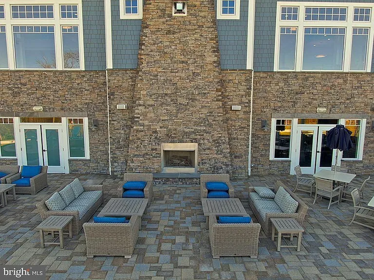 29405 Oxford Dr — Photo 30