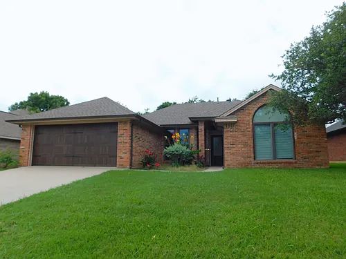 2529 John Dr Photo 1