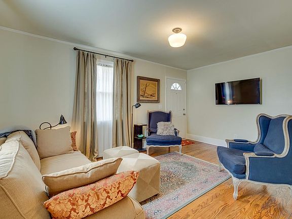4th image of 511 Village Ct