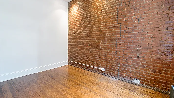 Rented by Camelot Realty Group | media 15