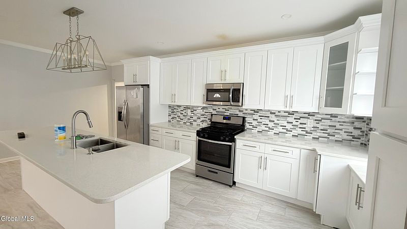 5th image of 1314 W High Street