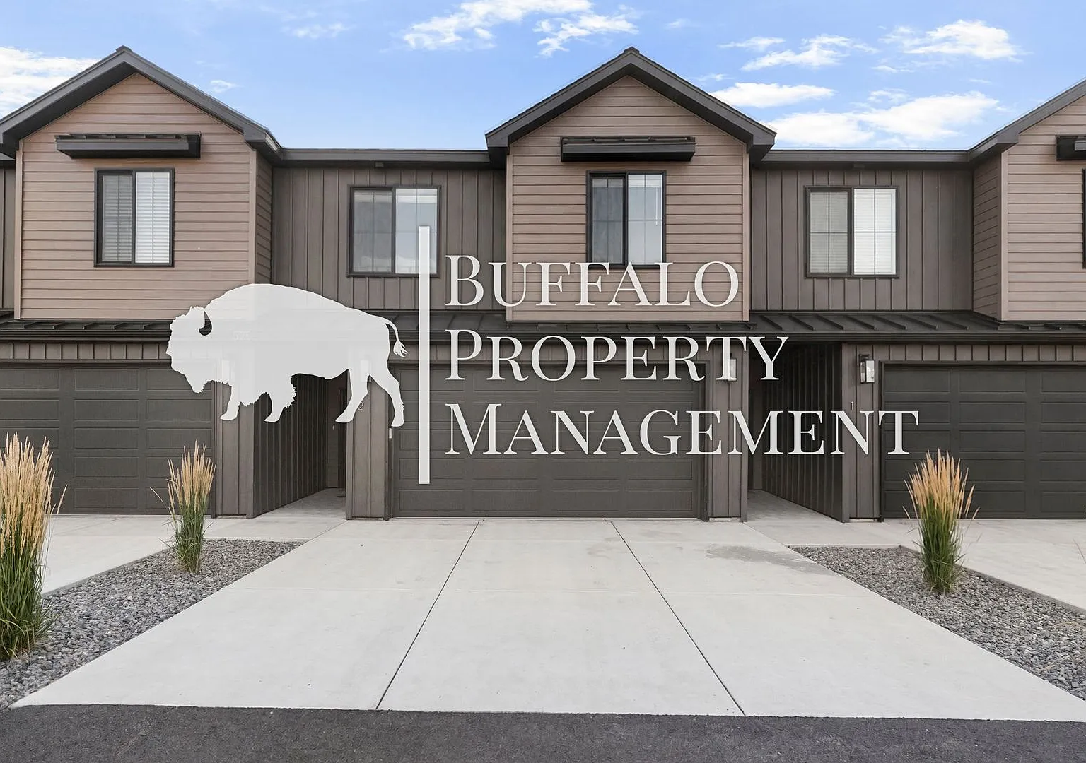 Fully Furnished 3bd| 2.5 Ba Townhome — Photo 1