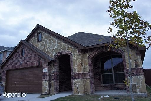 1st image of 724 Valley Ct