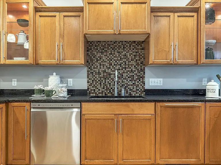11910 Crystal Dr — Photo 5