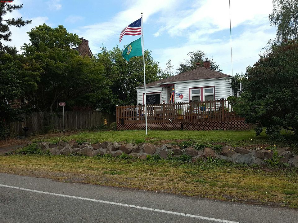 2nd image of 9816 21st Ave SW