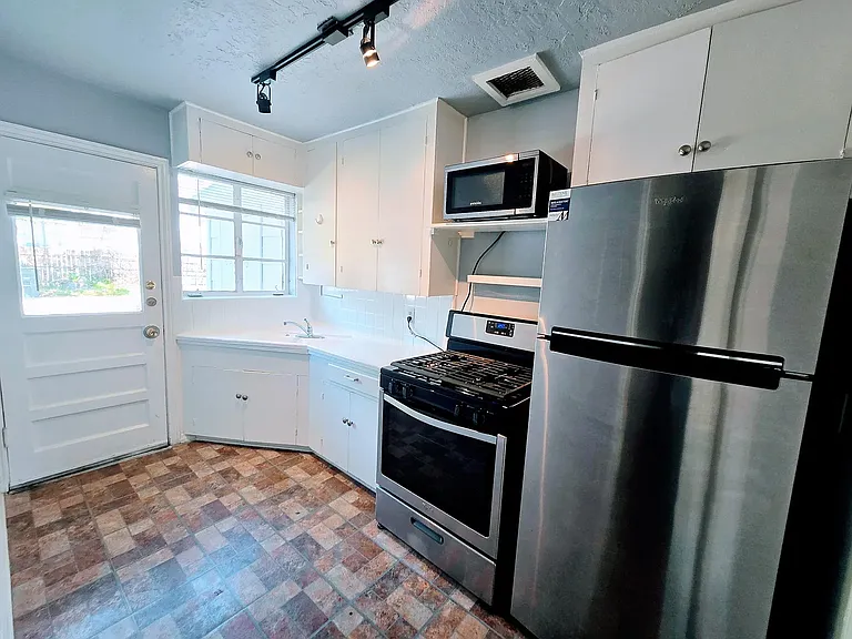 1616 W Alabama St #1 — Photo 8