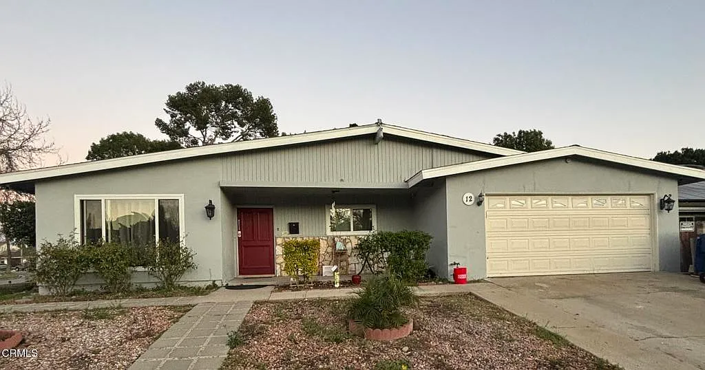 2 bed, 2.0 bath, 2363 sqft, $1,400 — Photo 1