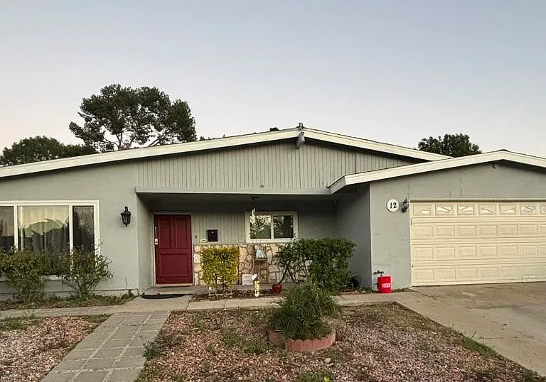 12 S Wendy Dr — Photo 1