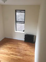 Rented by ARNOLD S GUMOWITZ, LREB