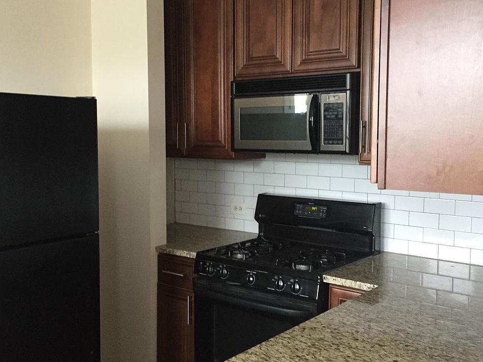 1st image of 2627 W Farragut Ave #2A