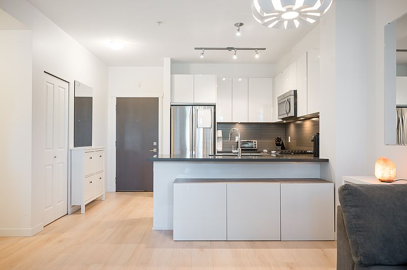 Surrey Apartment for rent - 2 Bedrooms — photo 4