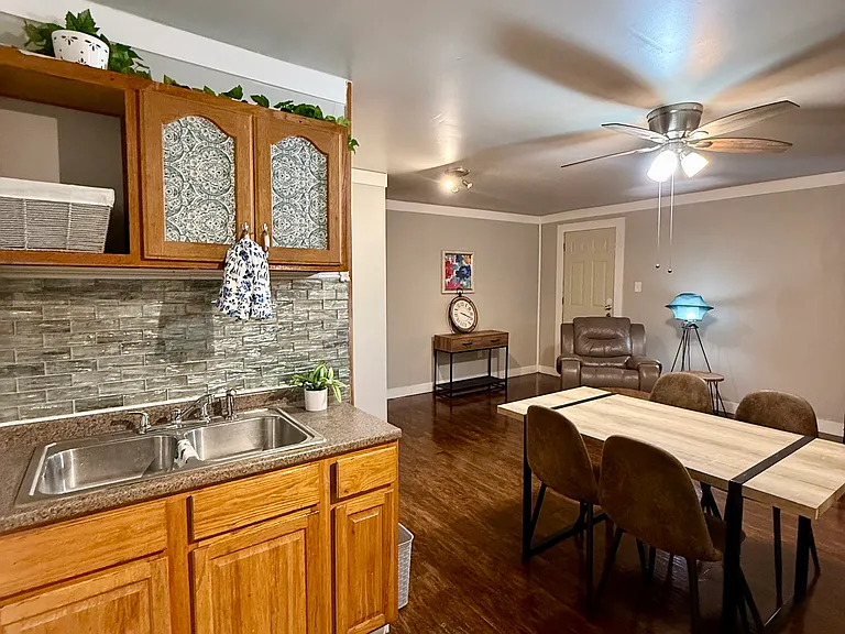 810 Haggin St #810 — Photo 11