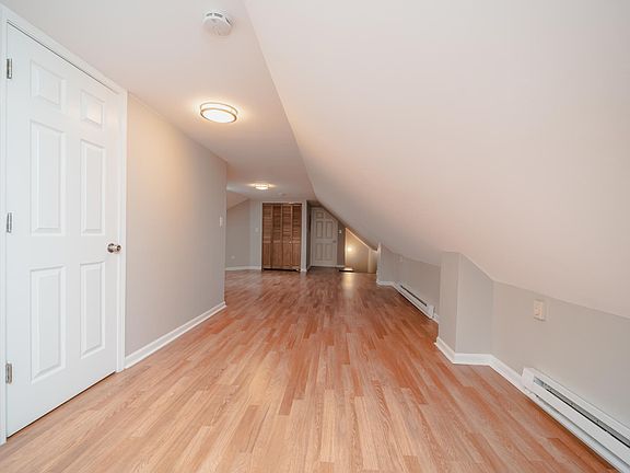 4th image of 2031 W 21st St #3