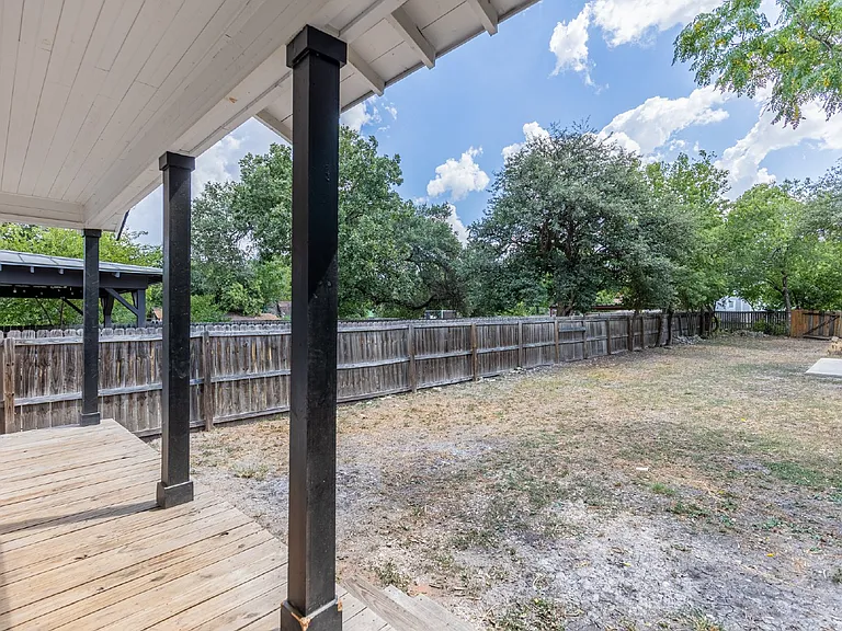 1010 Burnet St — Photo 36