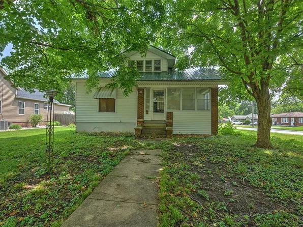 400 N Piatt St, Bement, IL 61813