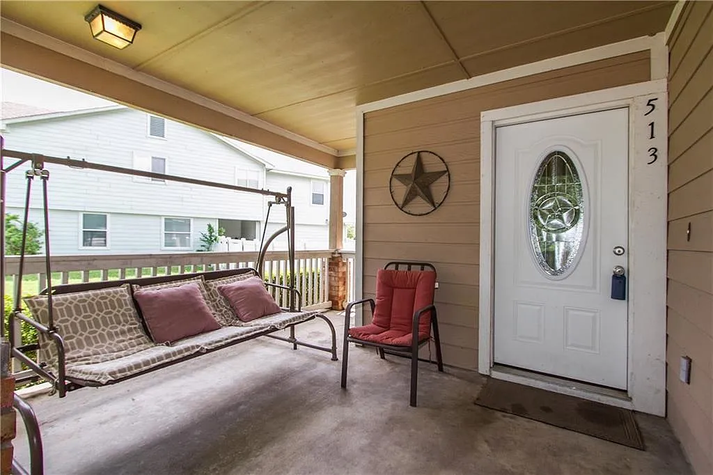 3 bed, 2.5 bath, 1496 sqft, $1,975 — Photo 4