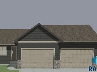 828 Sarah C Cir, Garretson, SD 57030