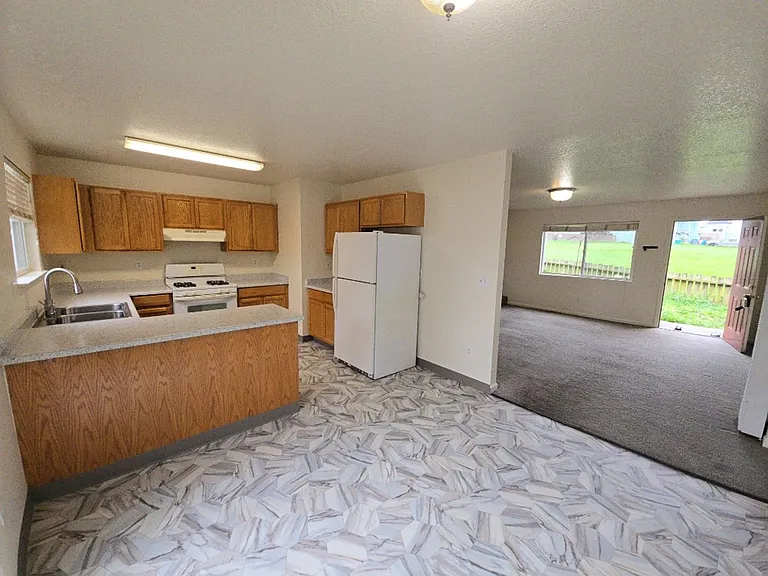 2201 Garland St — Photo 3