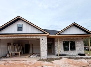 6685 Caraway Rd, Moss Point, MS 39562