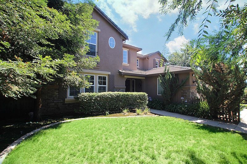 1st image of 2111 W Wren Ave