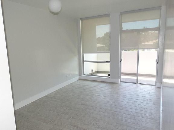 5th image of 700 Biltmore Way APT 202