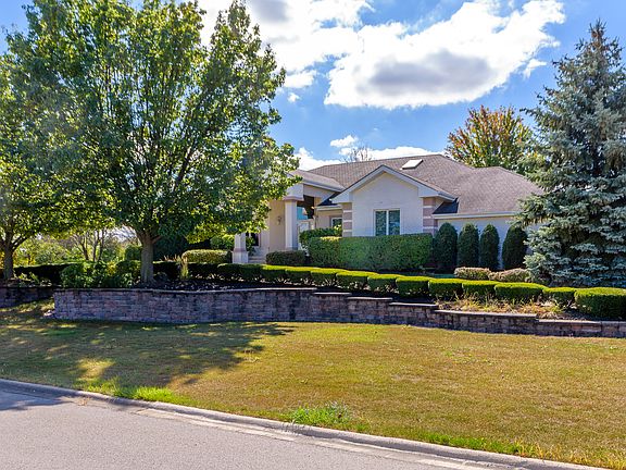 4th image of 12061 Aspen Ln