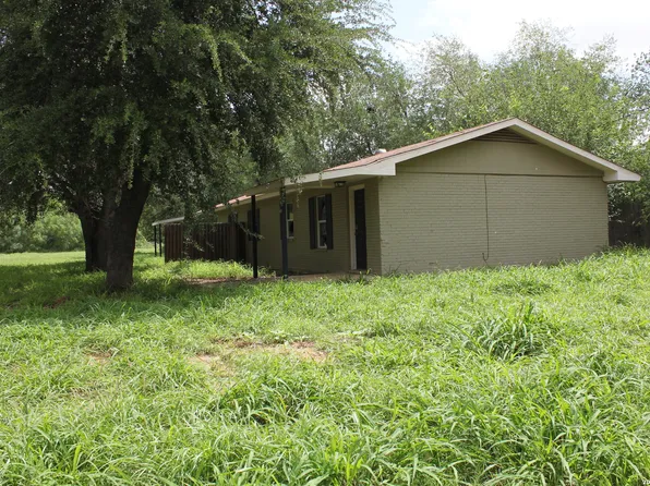 723 W BRAZOS ST, Pearsall, TX 78061
