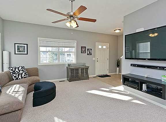 5th image of 915 NE Patchin Ln