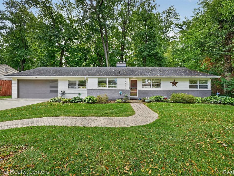 1st image of 44505 Governor Bradford Rd