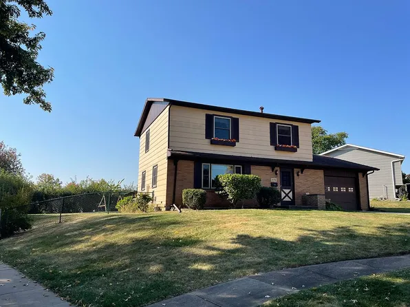 2134 Graham Ct, Dubuque, IA 52002