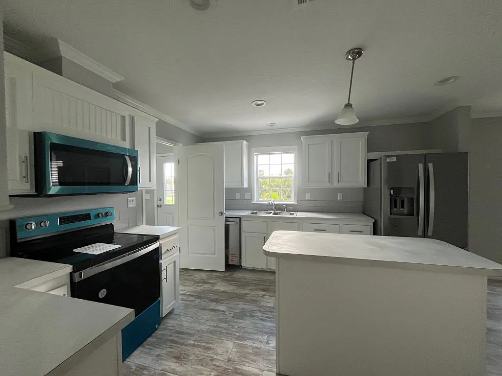 4 bed, 2.0 bath, 1460 sqft, $1,599 — Photo 4