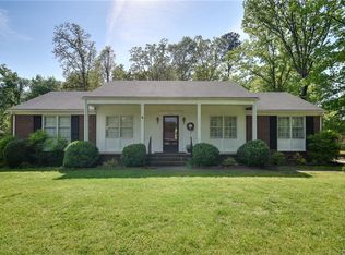 2944 Rollingwood Rd, Petersburg, VA 23805