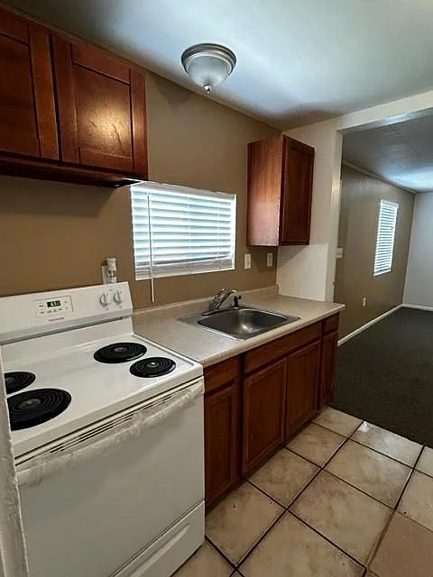 2 bed, 700 sqft, $1,700 — Photo 3