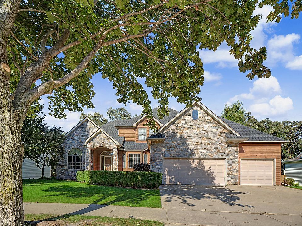 1st image of 3107 Darcy Dr NE