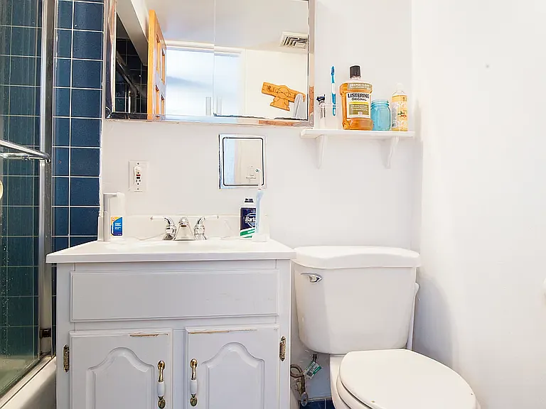 351 E 18th St #1 — Photo 5