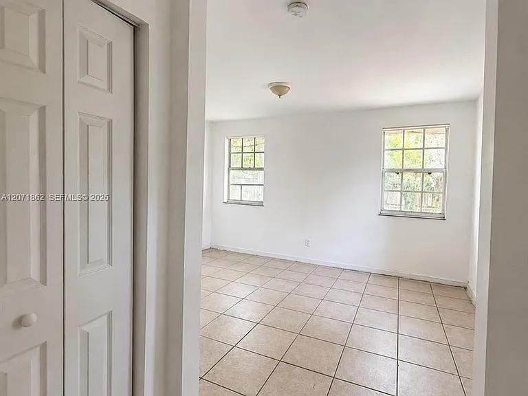 2653 SW 51st St #1 — Photo 11