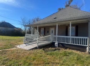 1306 Davis Ave, Johnston City, IL 62951