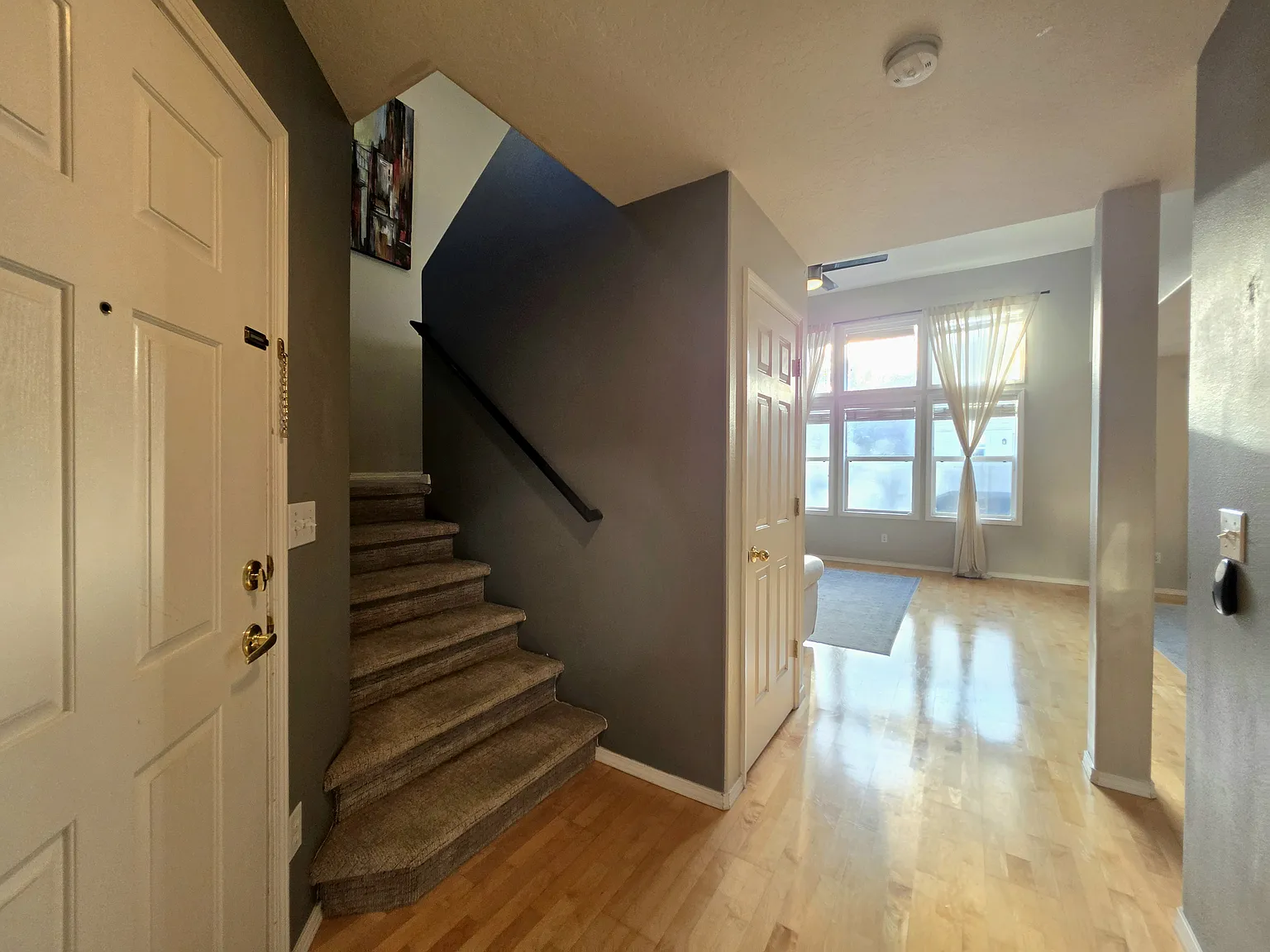 3 bed, 2.5 bath, 1397 sqft, $2,450 — Photo 3