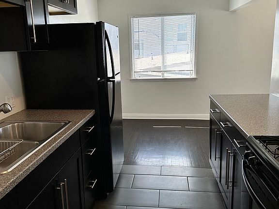 4th image of 1542 Monterey Blvd APT 2