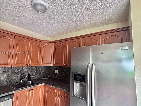 3rd image of 12271 SW 205th St