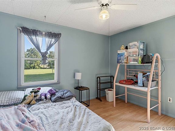 5th image of 168 Davis St