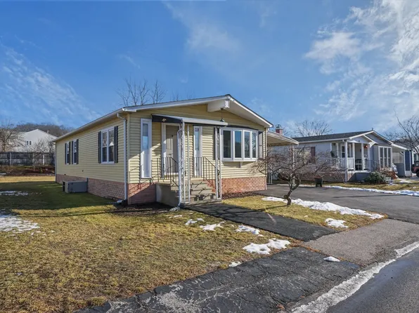 47 Castle Rd, Attleboro, MA 02703