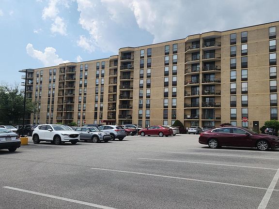 3rd image of 666 W Germantown Pike APT 1618