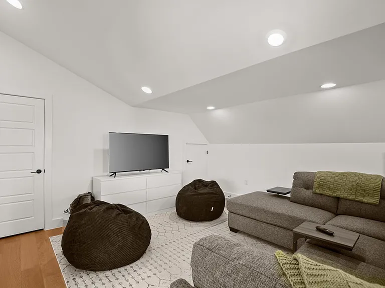 1006 Winsted Ln #A — Photo 35