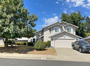 250 Arcadia Dr, Vacaville, CA 95687