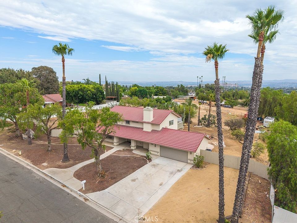 1st image of 10880 Valley Dr