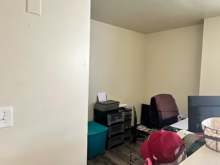 2061 Fitzwater St #1R — Photo 4